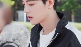 娱乐吃瓜君贺峻霖